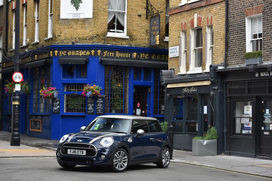  Mini Cooper S Seven 2016 года  (UK) (фото 6 из 30)